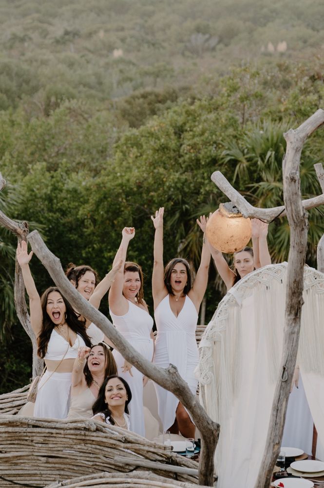 Juliette Karaman, retreat arms up